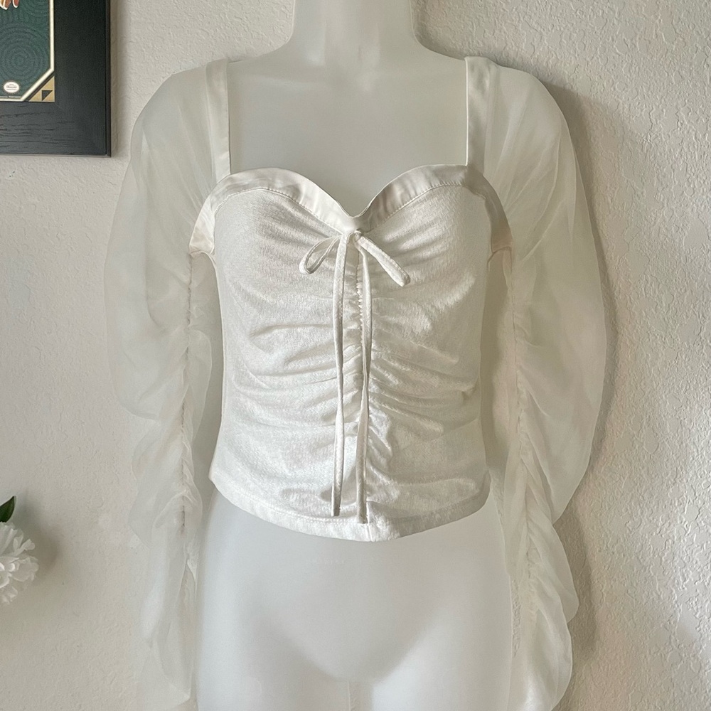 👙$5 Clear Out Sale👛 
Elegant White Ruched Top with Sheer Sleeves
